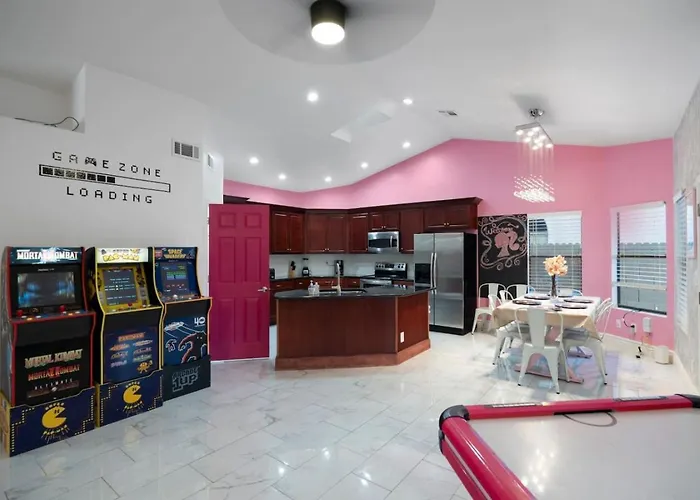 Barbie's Dreamworld Hot Tub&hometheater