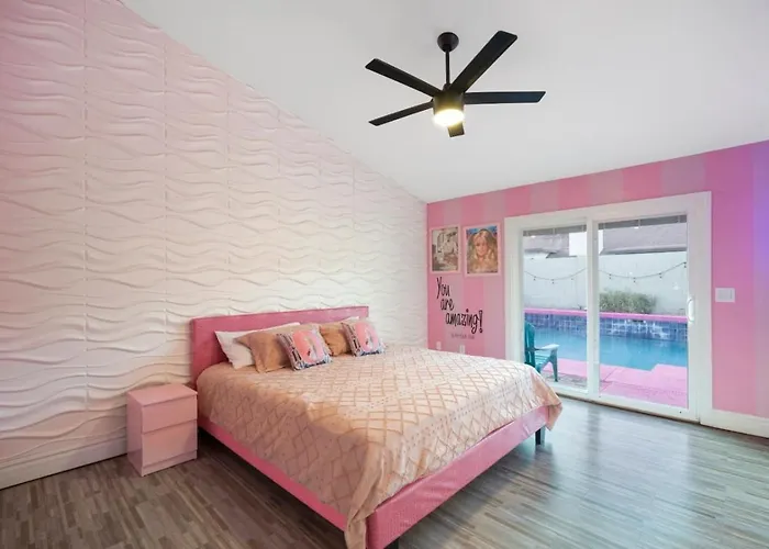 Barbie's Dreamworld Hot Tub&hometheater