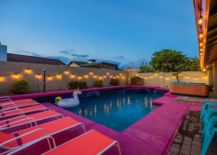 Holiday home Barbie's Dreamworld Hot Tub&hometheater *