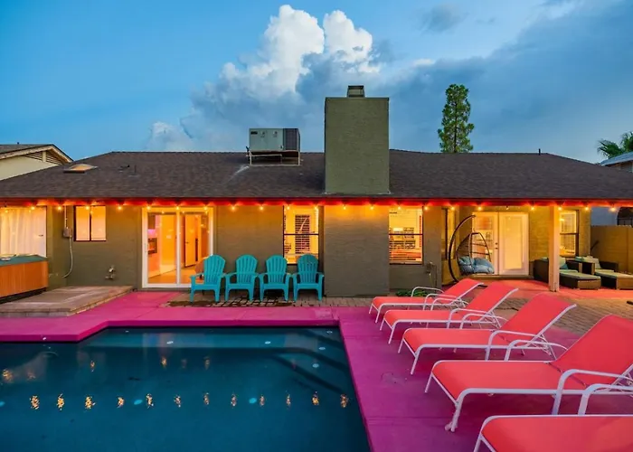 Holiday home Barbie's Dreamworld Hot Tub&hometheater *