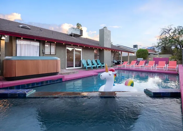 Barbie's Dreamworld Hot Tub&hometheater Holiday home