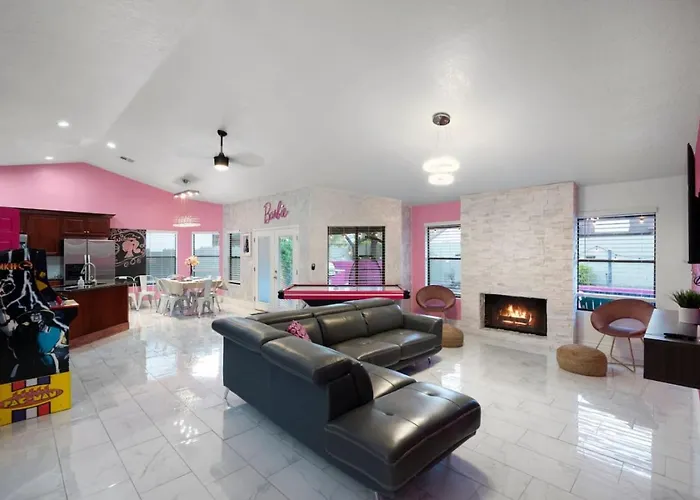 Barbie's Dreamworld Hot Tub&hometheater