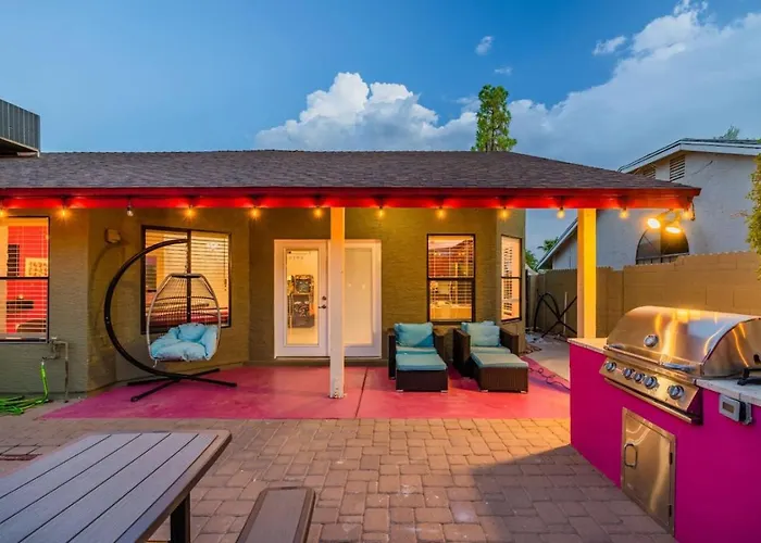 Barbie's Dreamworld Hot Tub&hometheater Scottsdale